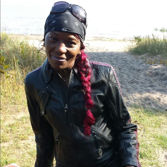 Meet your Posher, Sunshinemilw - Picture 3 of 3